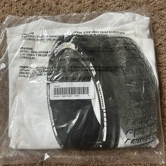 NWT Supreme Tire Tee White T-Shirt with Tire Graphic Medium - Picture 2 of 4
